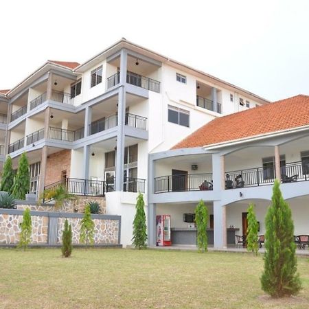 Eka Hoima Hotel Bagian luar foto